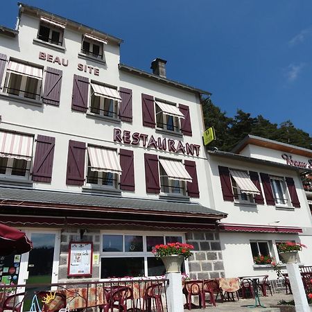 Logis Hotel Le Beau Site Шамбон-сюр-Лак Екстериор снимка