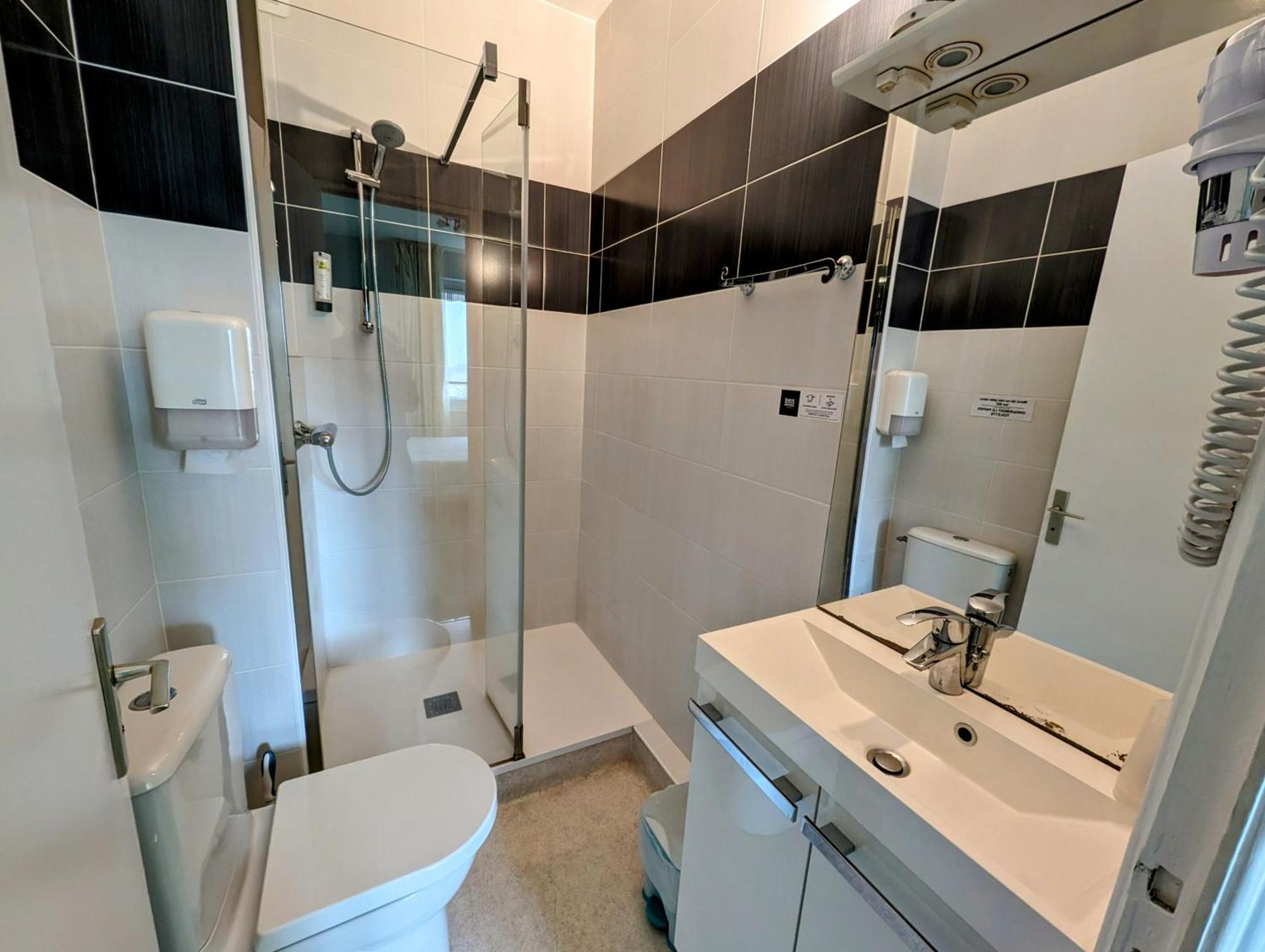Logis Hotel Le Beau Site Шамбон-сюр-Лак Екстериор снимка