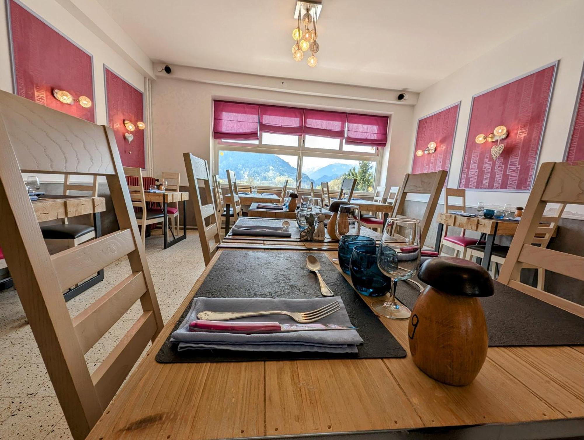 Logis Hotel Le Beau Site Шамбон-сюр-Лак Екстериор снимка