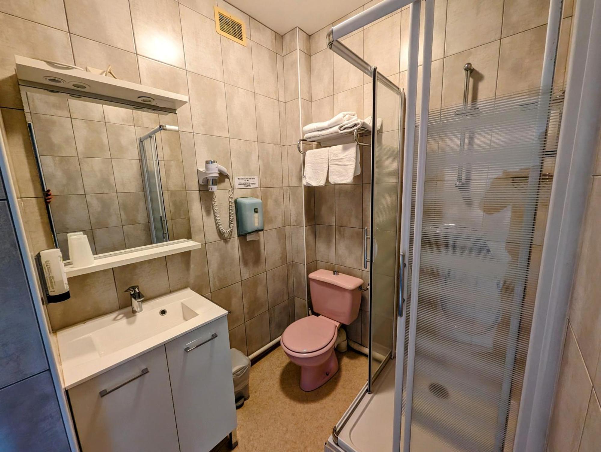 Logis Hotel Le Beau Site Шамбон-сюр-Лак Екстериор снимка