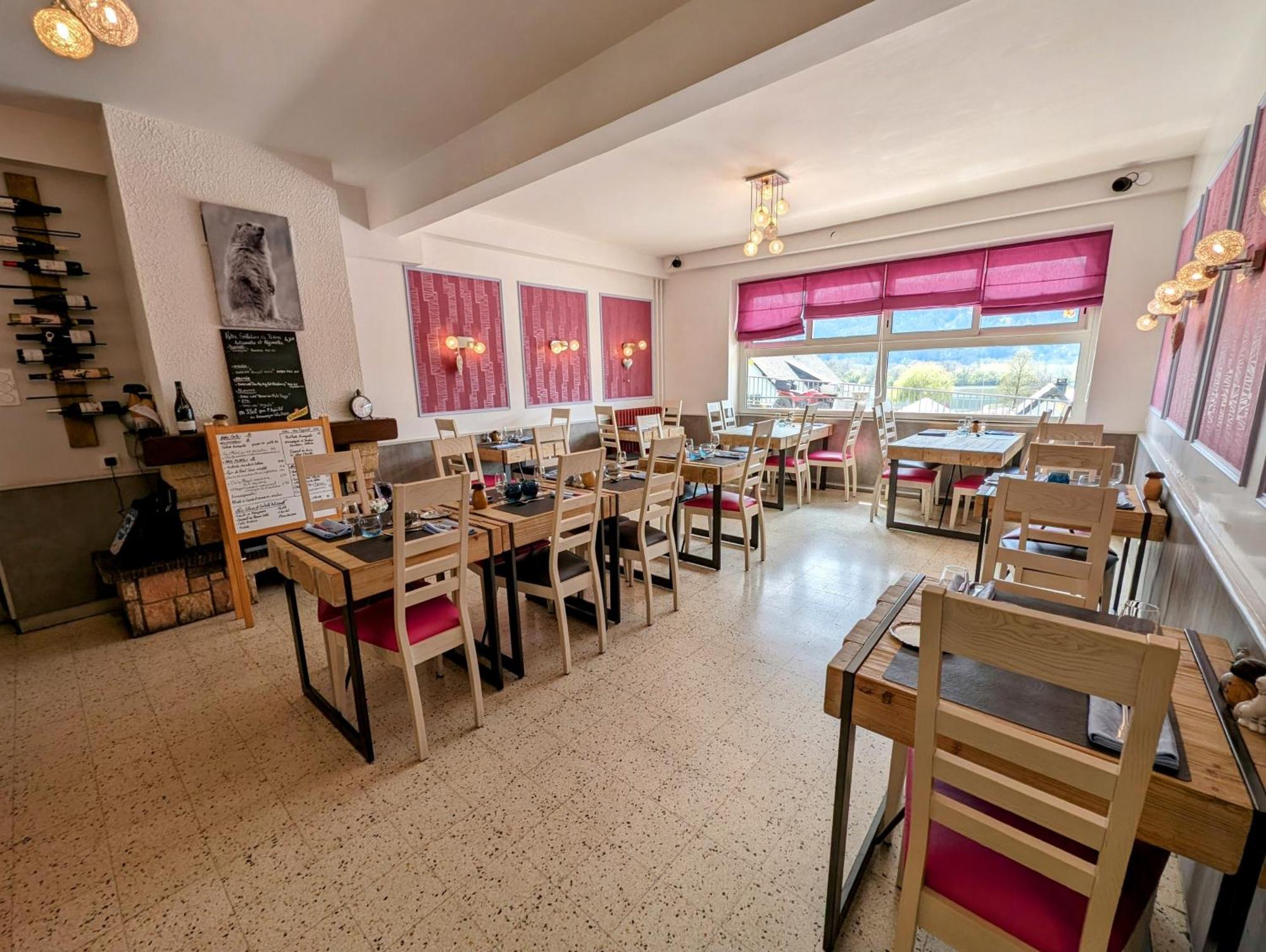Logis Hotel Le Beau Site Шамбон-сюр-Лак Екстериор снимка