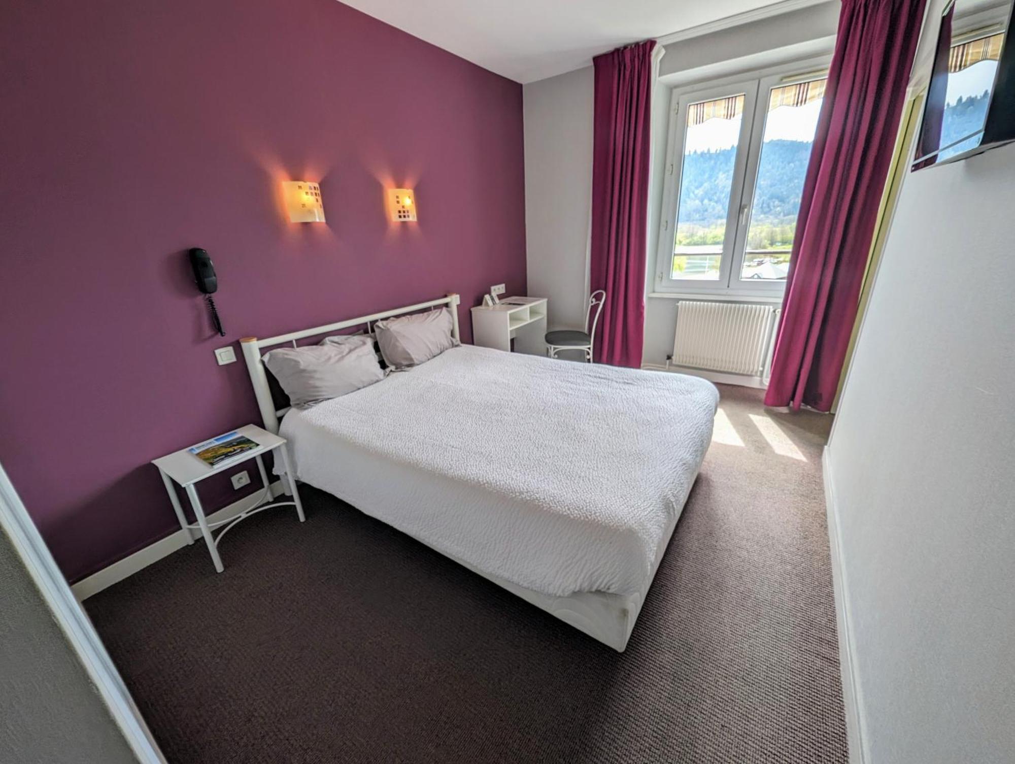 Logis Hotel Le Beau Site Шамбон-сюр-Лак Екстериор снимка