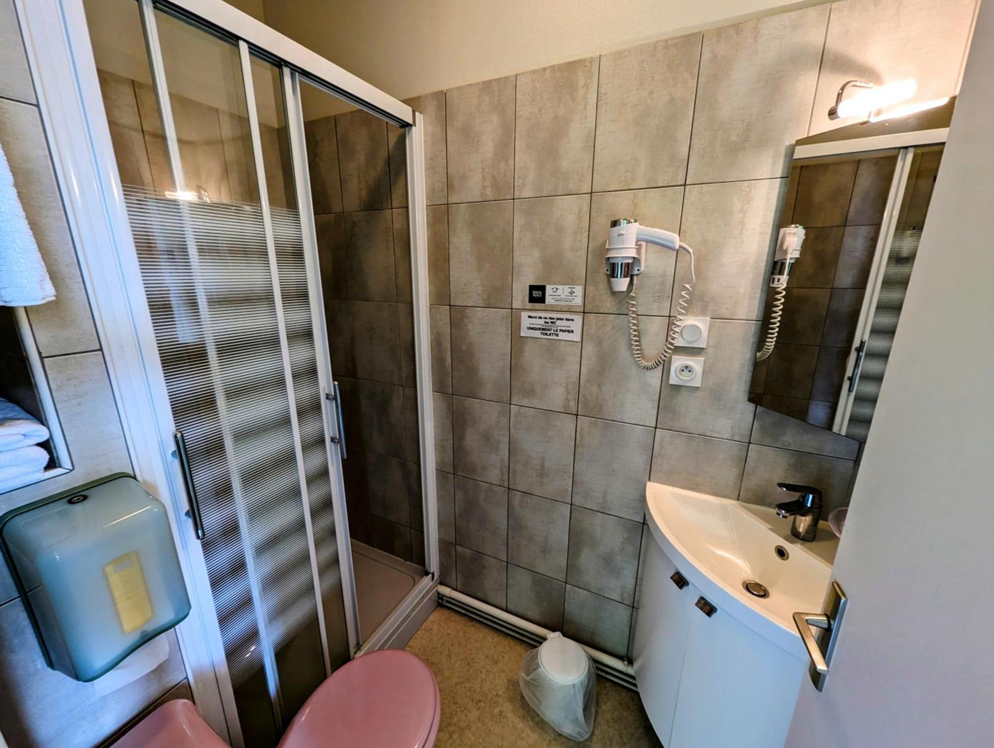 Logis Hotel Le Beau Site Шамбон-сюр-Лак Екстериор снимка