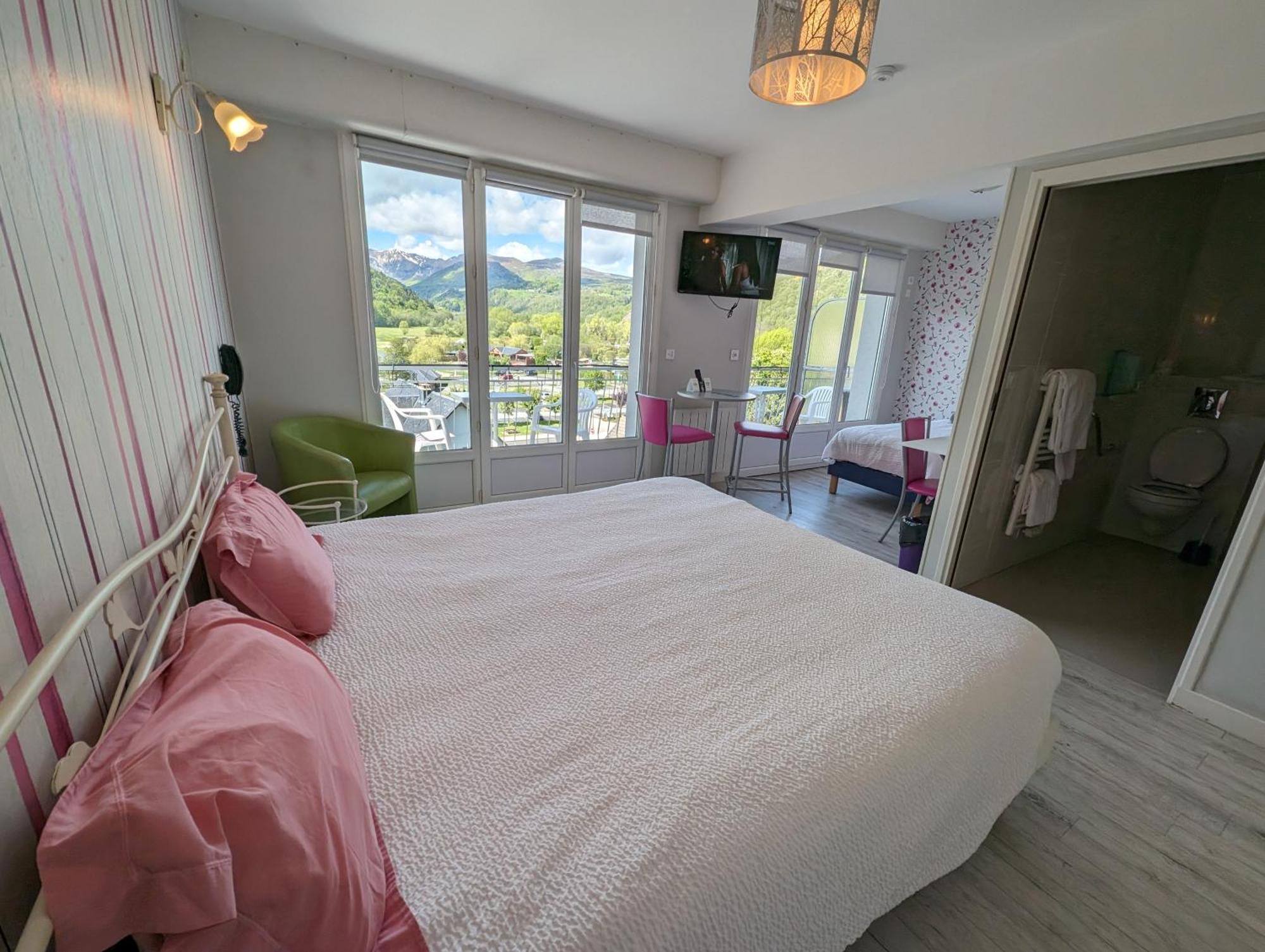Logis Hotel Le Beau Site Шамбон-сюр-Лак Екстериор снимка