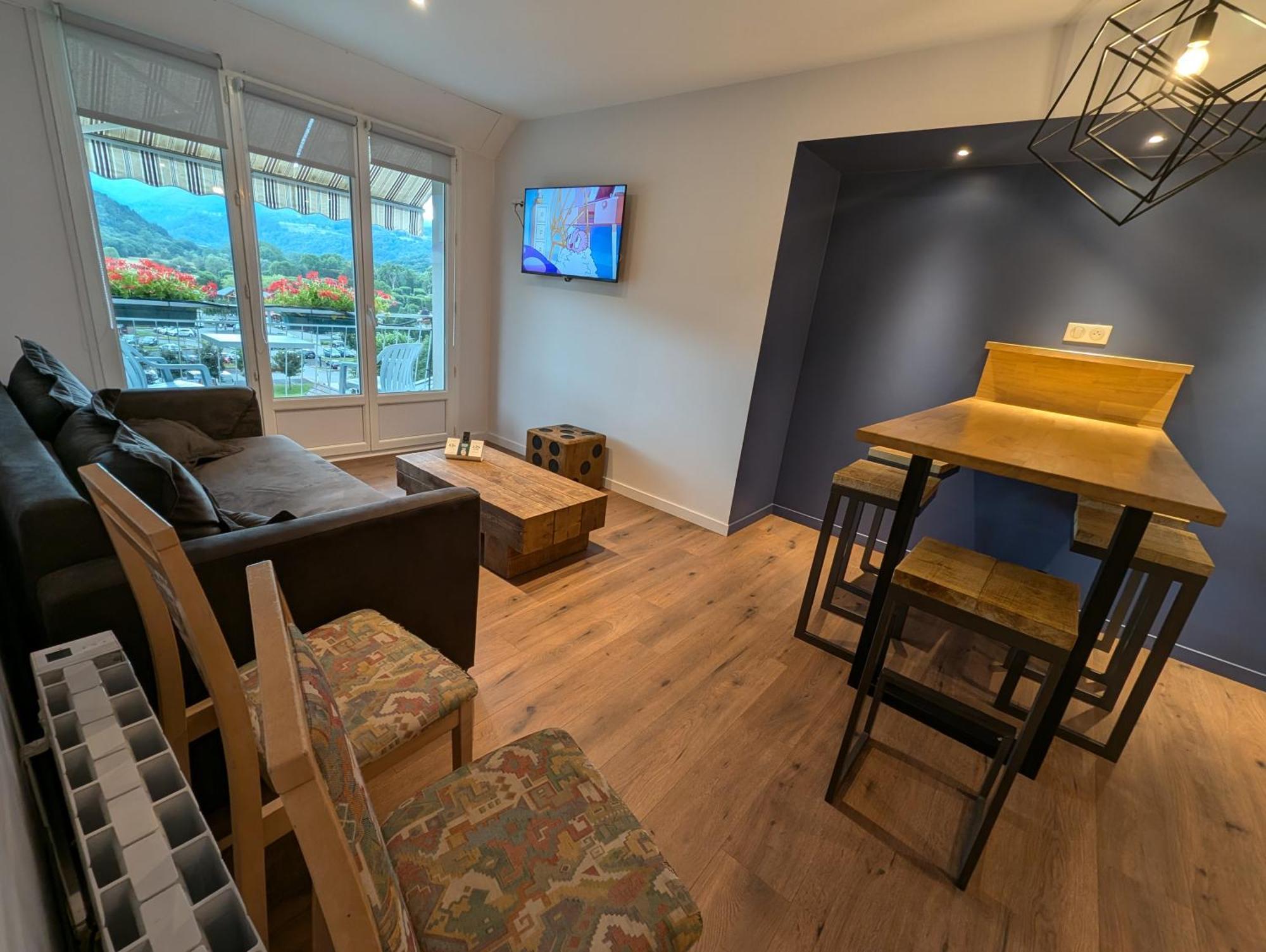 Logis Hotel Le Beau Site Шамбон-сюр-Лак Екстериор снимка