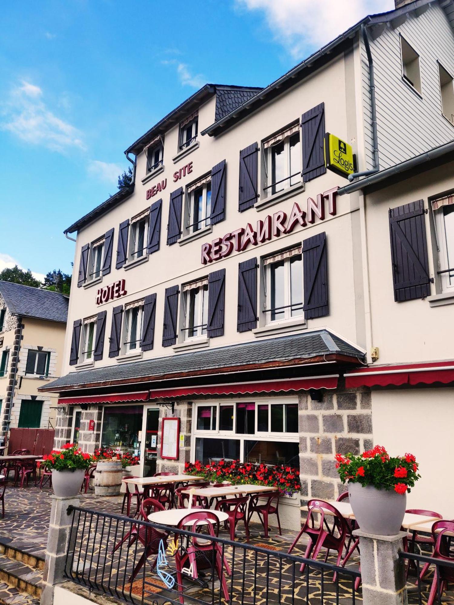 Logis Hotel Le Beau Site Шамбон-сюр-Лак Екстериор снимка