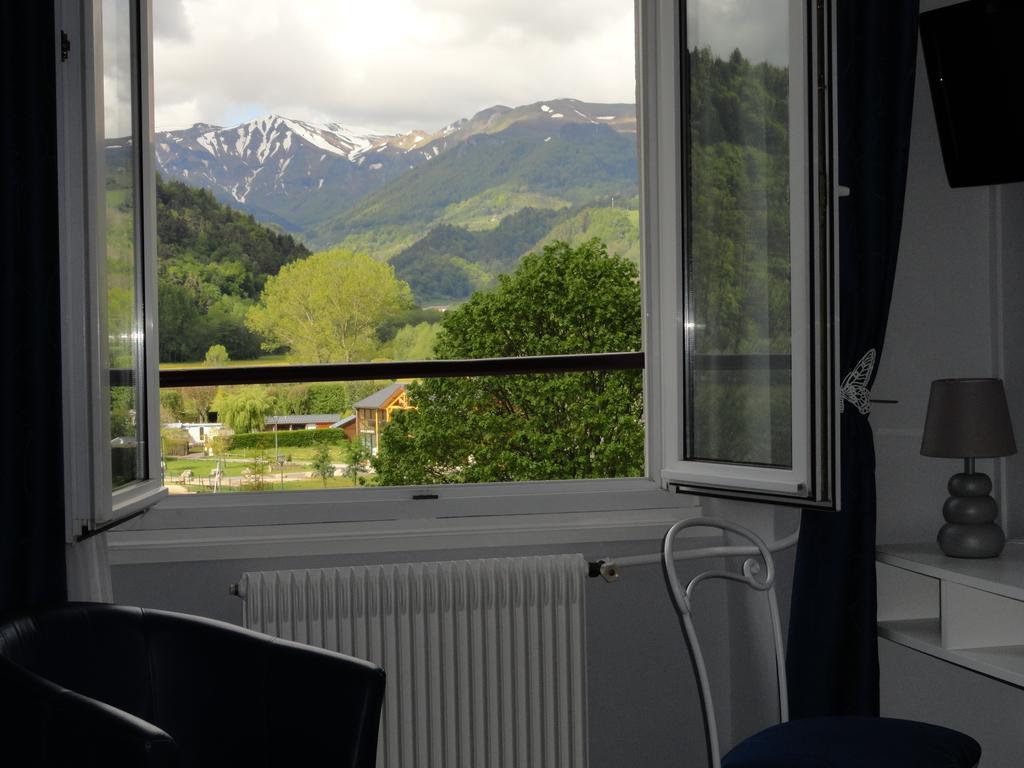 Logis Hotel Le Beau Site Шамбон-сюр-Лак Екстериор снимка