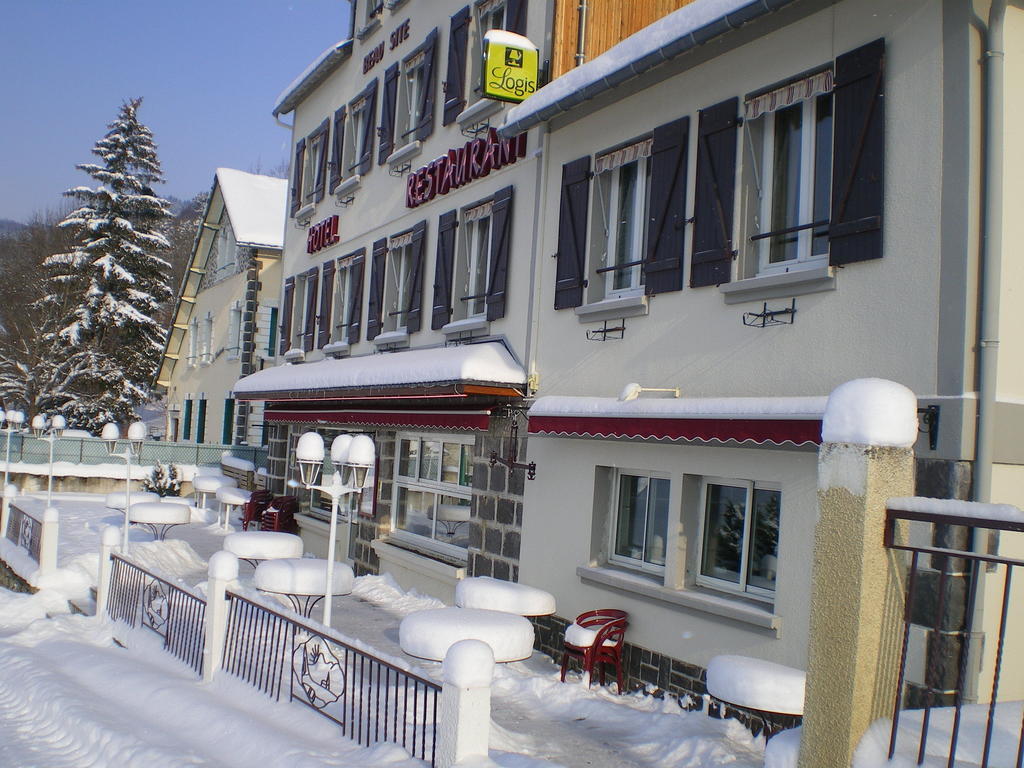 Logis Hotel Le Beau Site Шамбон-сюр-Лак Екстериор снимка